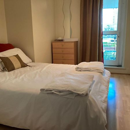 St George Wharf Apartment ลอนดอน ภายนอก รูปภาพ