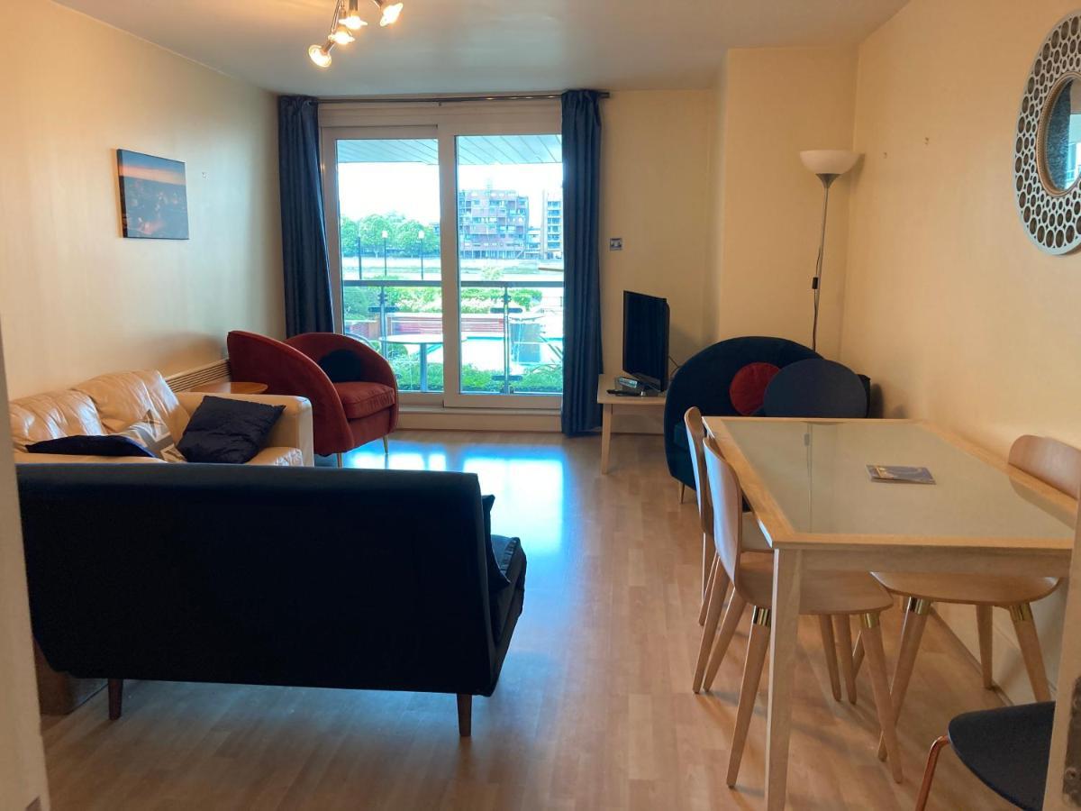 St George Wharf Apartment ลอนดอน ภายนอก รูปภาพ
